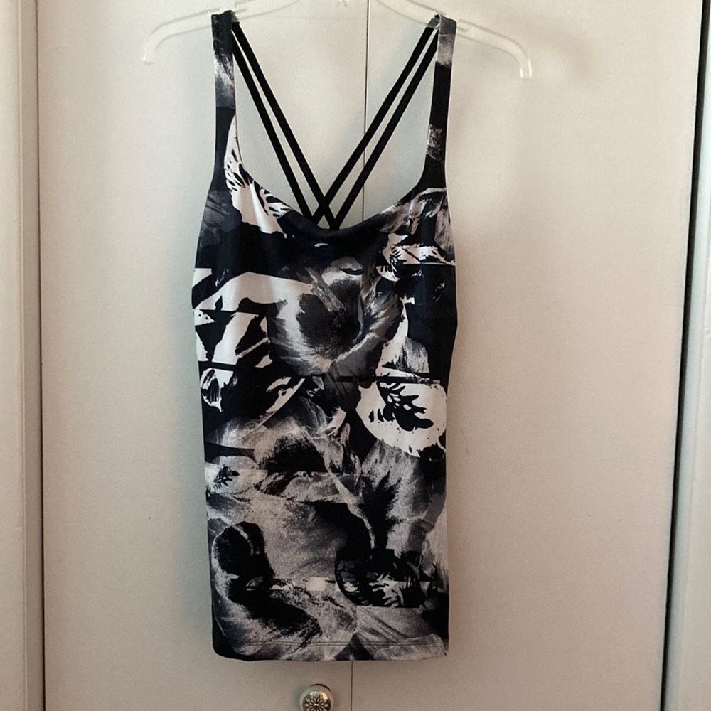 Lucy.com ladies tank top size large